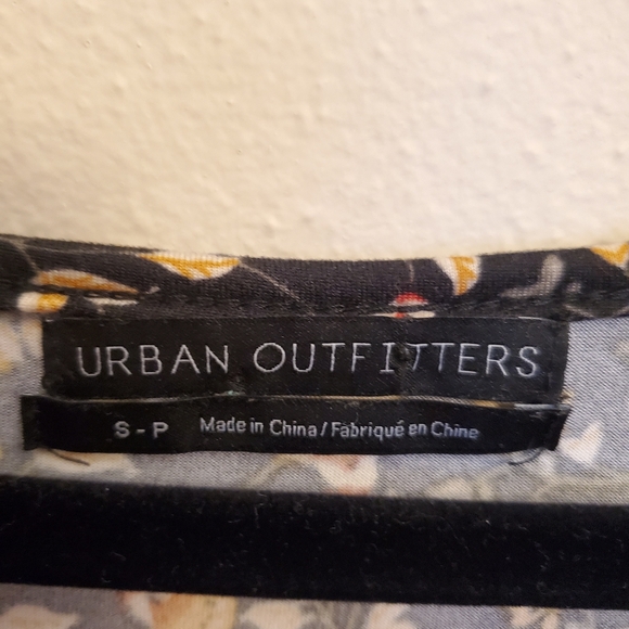 Urban Outfitters Julia Tiered Ruffle Mini Dress Size s/p black floral - Picture 5 of 8